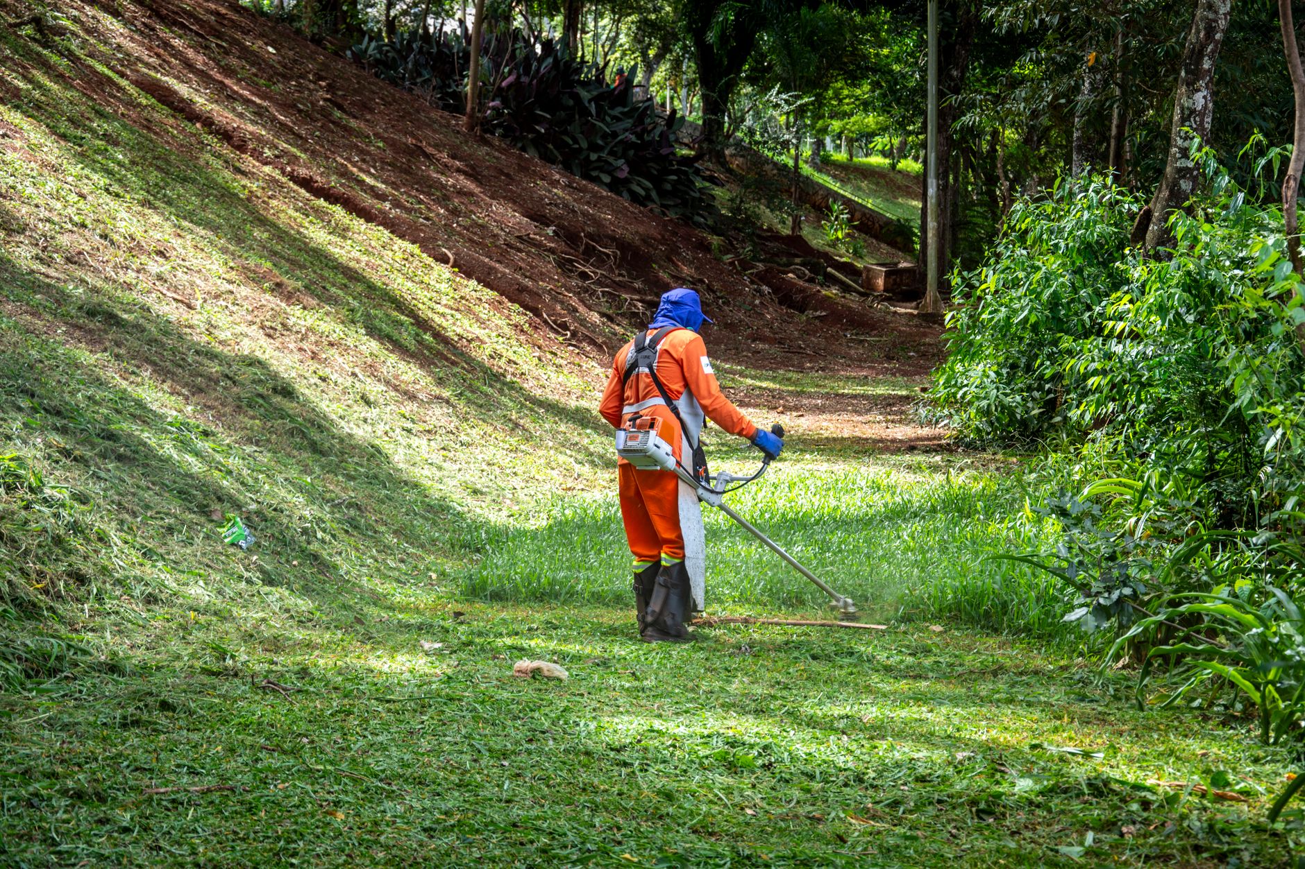 Edging & Trimming — H.GARCIA LAWN SERVICE